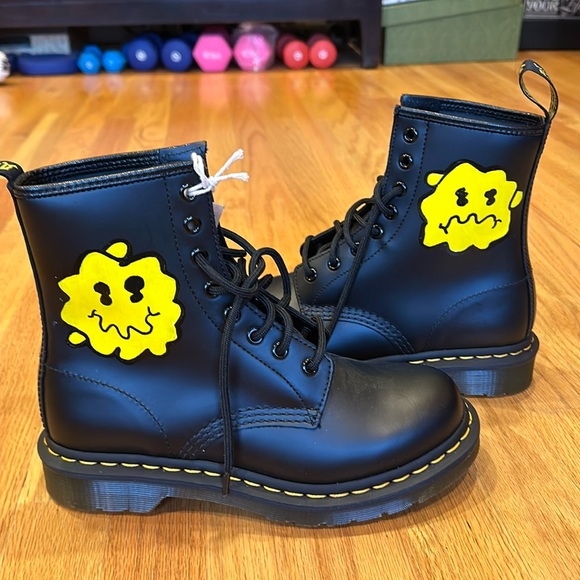DR. MARTENS 1460 NEW WITH TAGS - SIZE 7 - HAND PAINTED - Picture 1 of 8